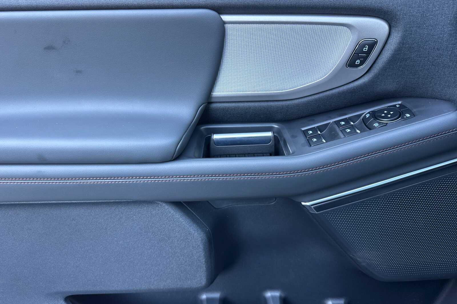 2025 Ford Expedition Active Image 23 of 26