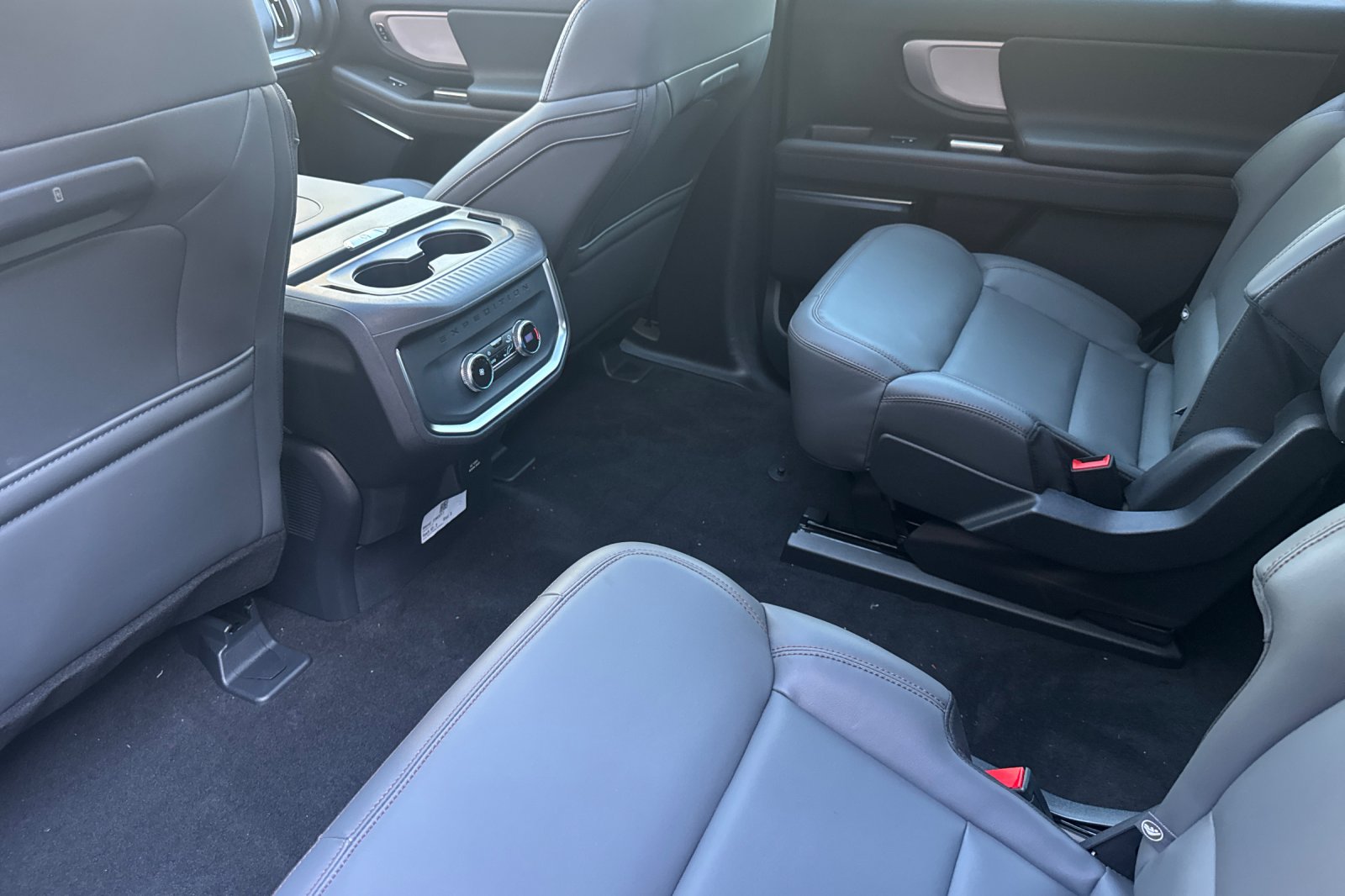 2025 Ford Expedition Active Image 9 of 26