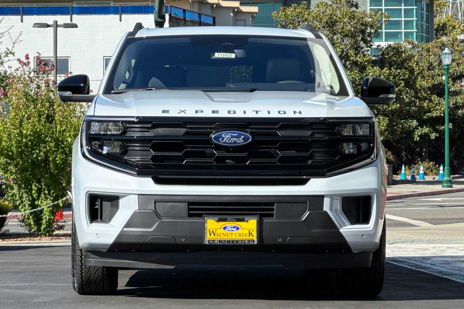 2025 Ford Expedition Active Image 2 of 26