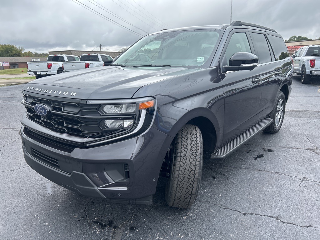 2025 Ford Expedition Active Image 1 of 36