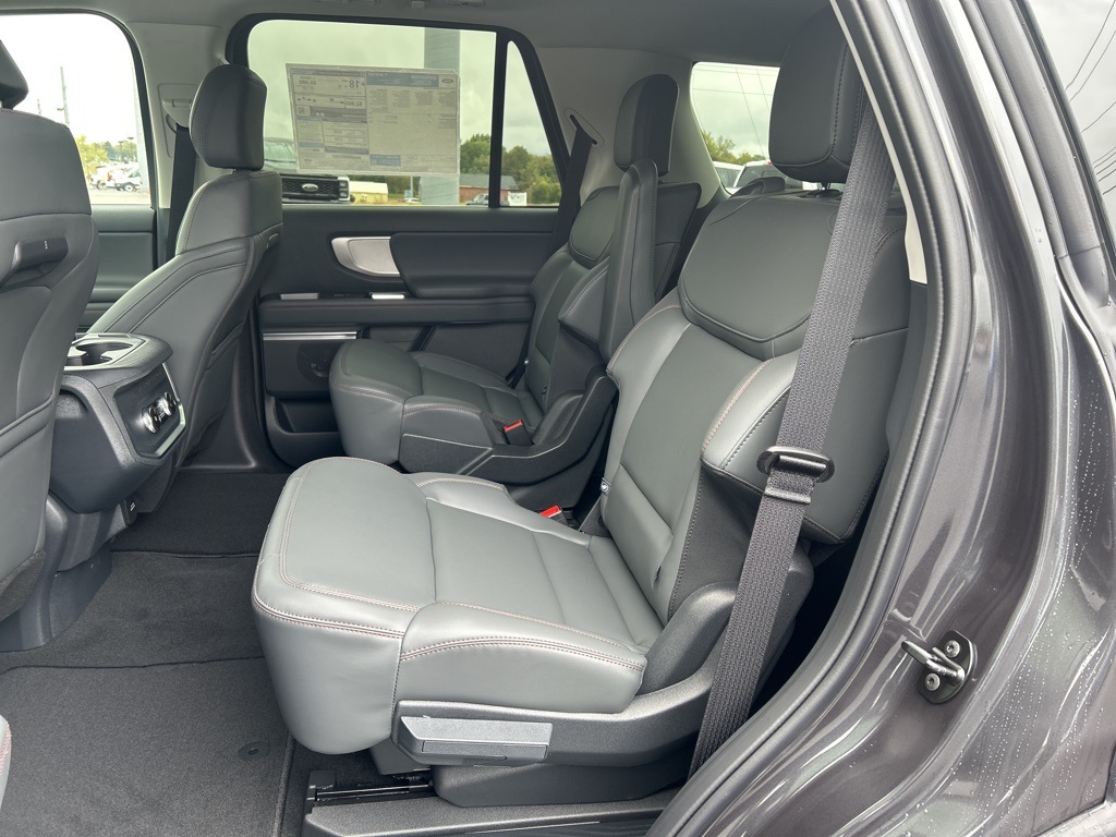 2025 Ford Expedition Active Image 12 of 36