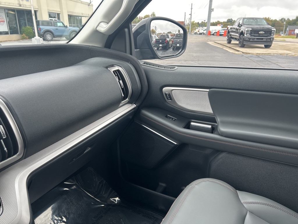 2025 Ford Expedition Active Image 16 of 36