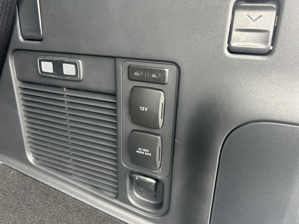 2025 Ford Expedition Active Image 27 of 36