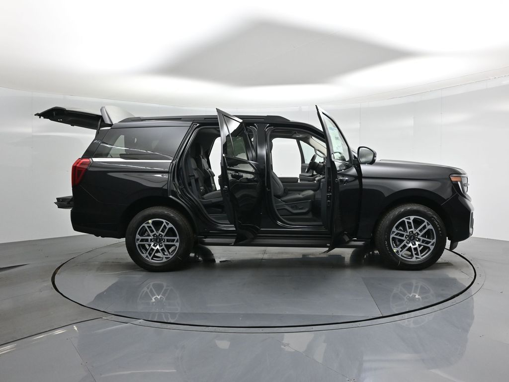 2025 Ford Expedition Active Image 15 of 54