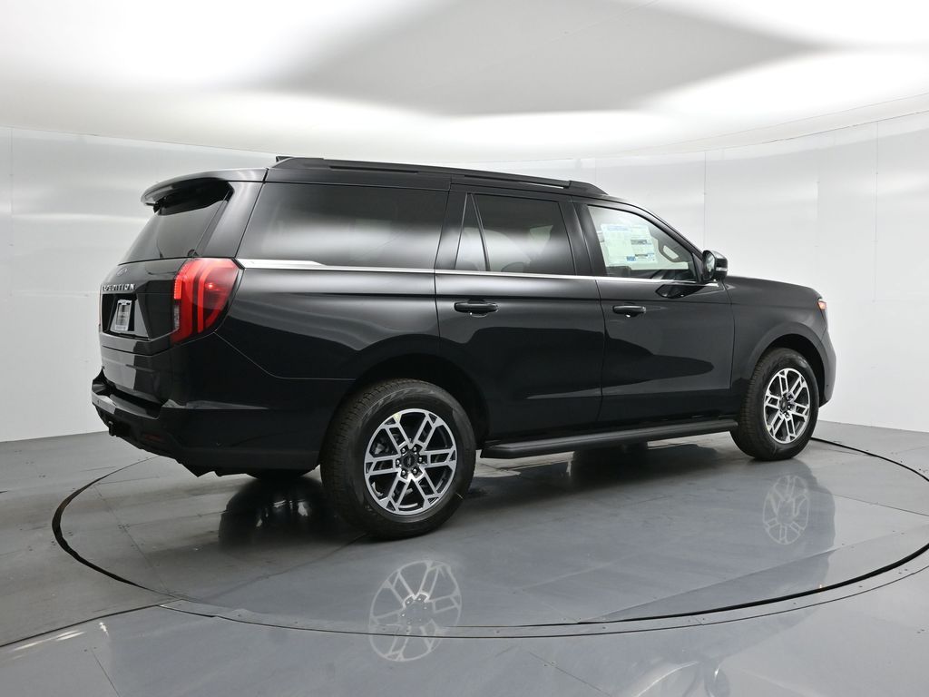 2025 Ford Expedition Active Image 17 of 54