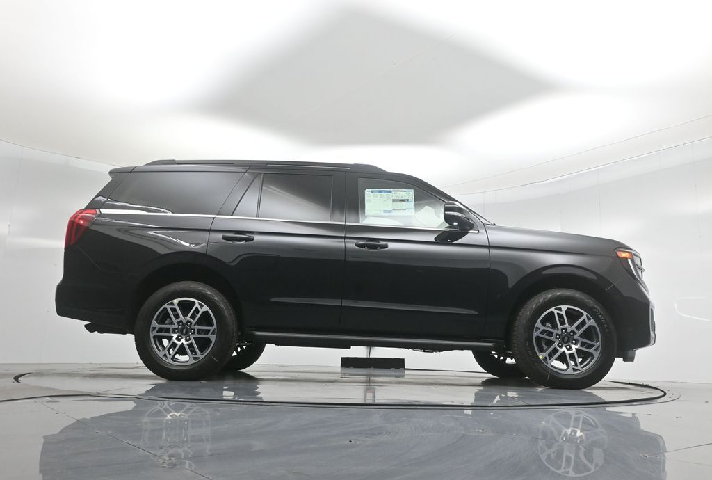 2025 Ford Expedition Active Image 16 of 54
