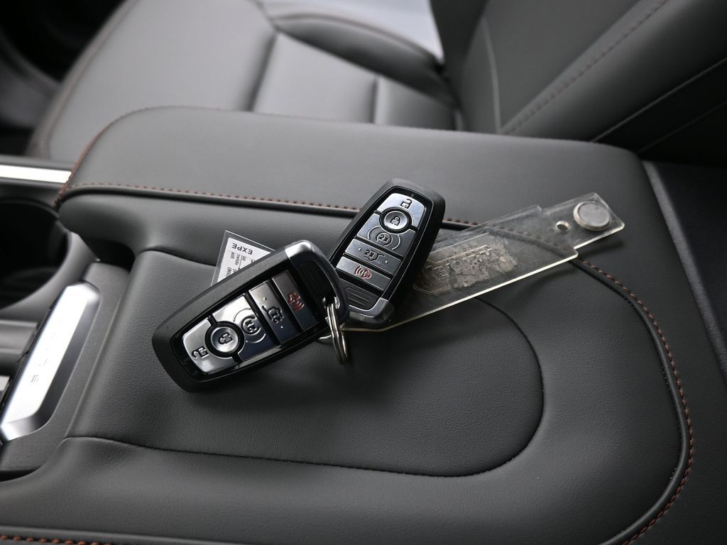 2025 Ford Expedition Active Image 49 of 54