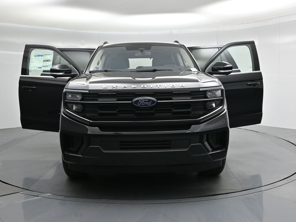 2025 Ford Expedition Active Image 7 of 54