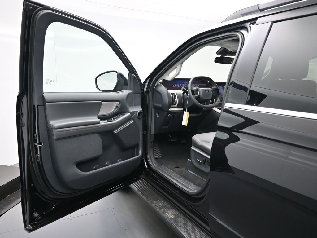 2025 Ford Expedition Active Image 42 of 54