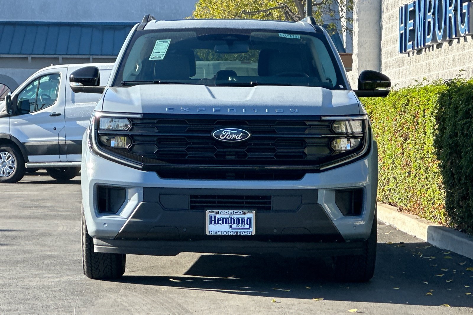 2025 Ford Expedition Active Image 2 of 30