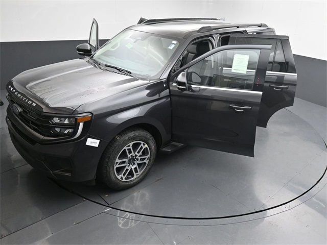 2025 Ford Expedition Active Image 3 of 35