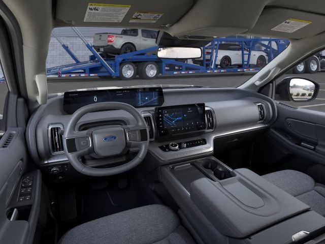 2025 Ford Expedition Active Image 13 of 23