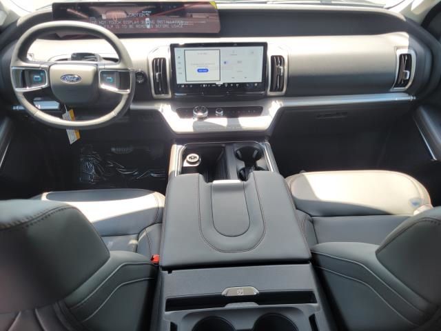 2025 Ford Expedition Active Image 11 of 35