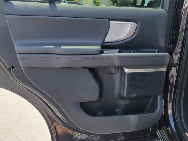 2025 Ford Expedition Active Image 20 of 35