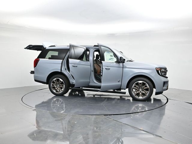 2025 Ford Expedition King Ranch Image 12 of 52