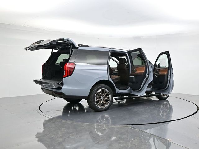 2025 Ford Expedition King Ranch Image 17 of 52