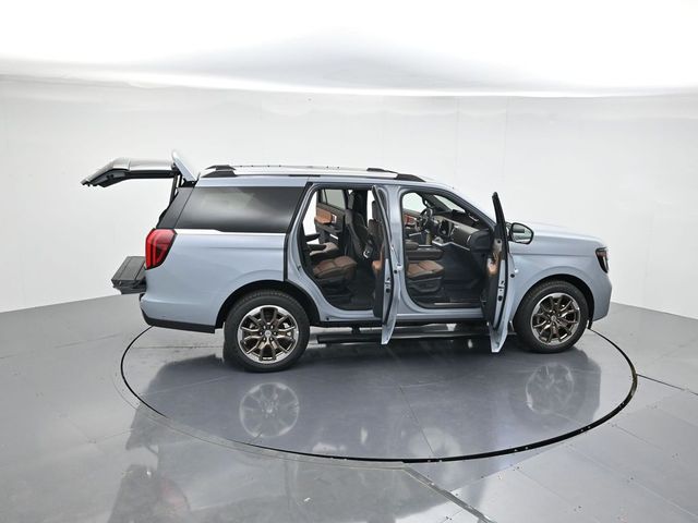 2025 Ford Expedition King Ranch Image 16 of 52