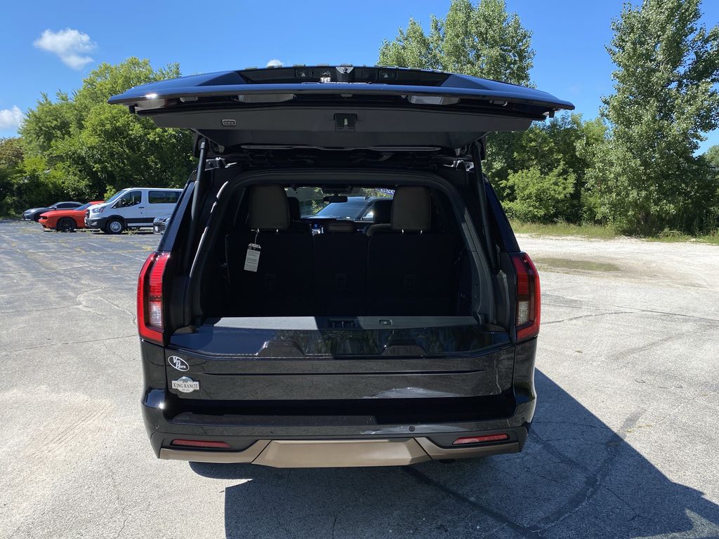 2025 Ford Expedition King Ranch Image 11 of 58