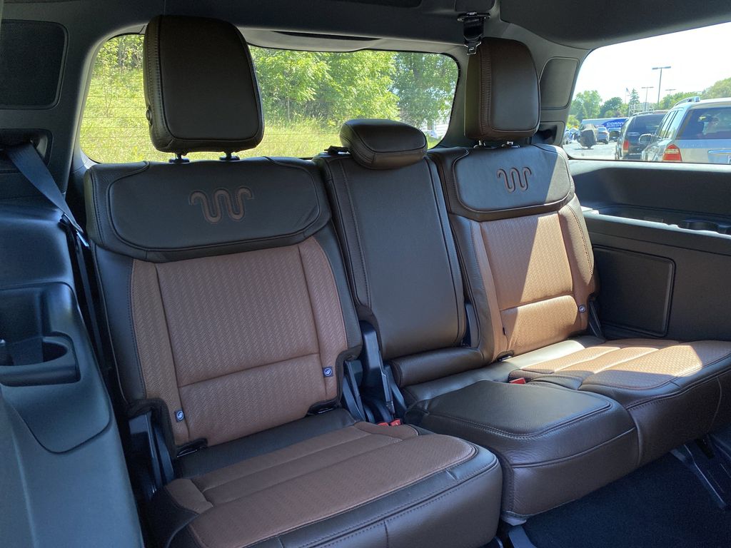 2025 Ford Expedition King Ranch Image 17 of 58