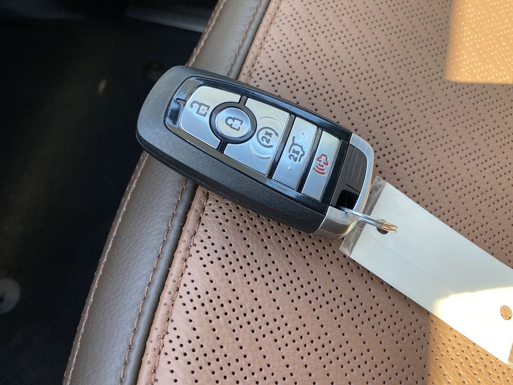 2025 Ford Expedition King Ranch Image 34 of 58