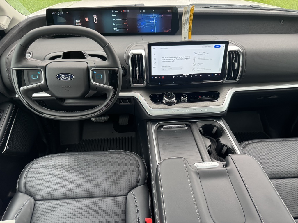 2025 Ford Expedition Platinum Image 24 of 46