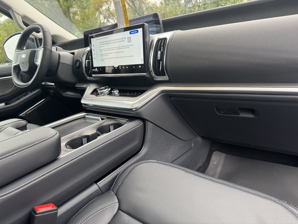 2025 Ford Expedition Platinum Image 23 of 46