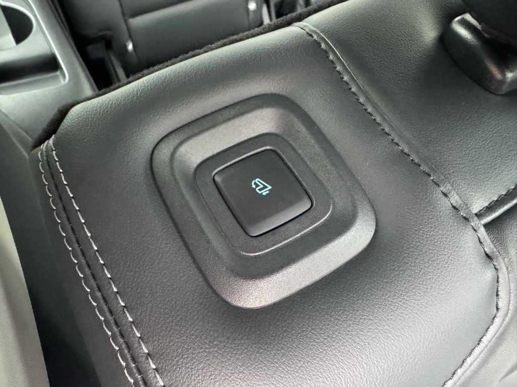 2025 Ford Expedition Platinum Image 36 of 46