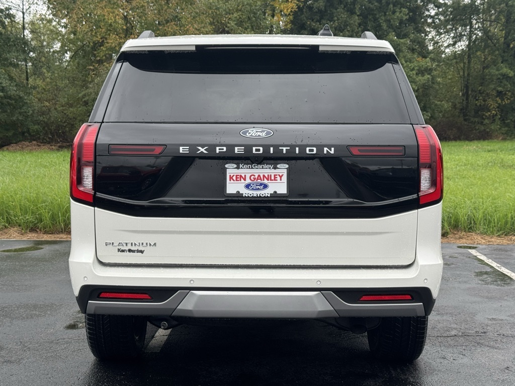 2025 Ford Expedition Platinum Image 8 of 46
