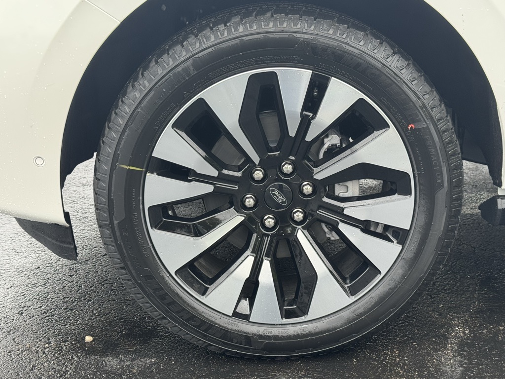 2025 Ford Expedition Platinum Image 11 of 46