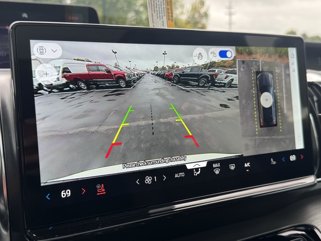 2025 Ford Expedition Platinum Image 27 of 46