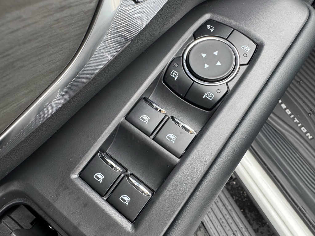 2025 Ford Expedition Platinum Image 40 of 46