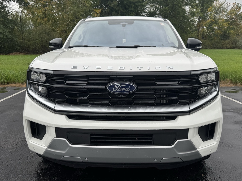 2025 Ford Expedition Platinum Image 3 of 46