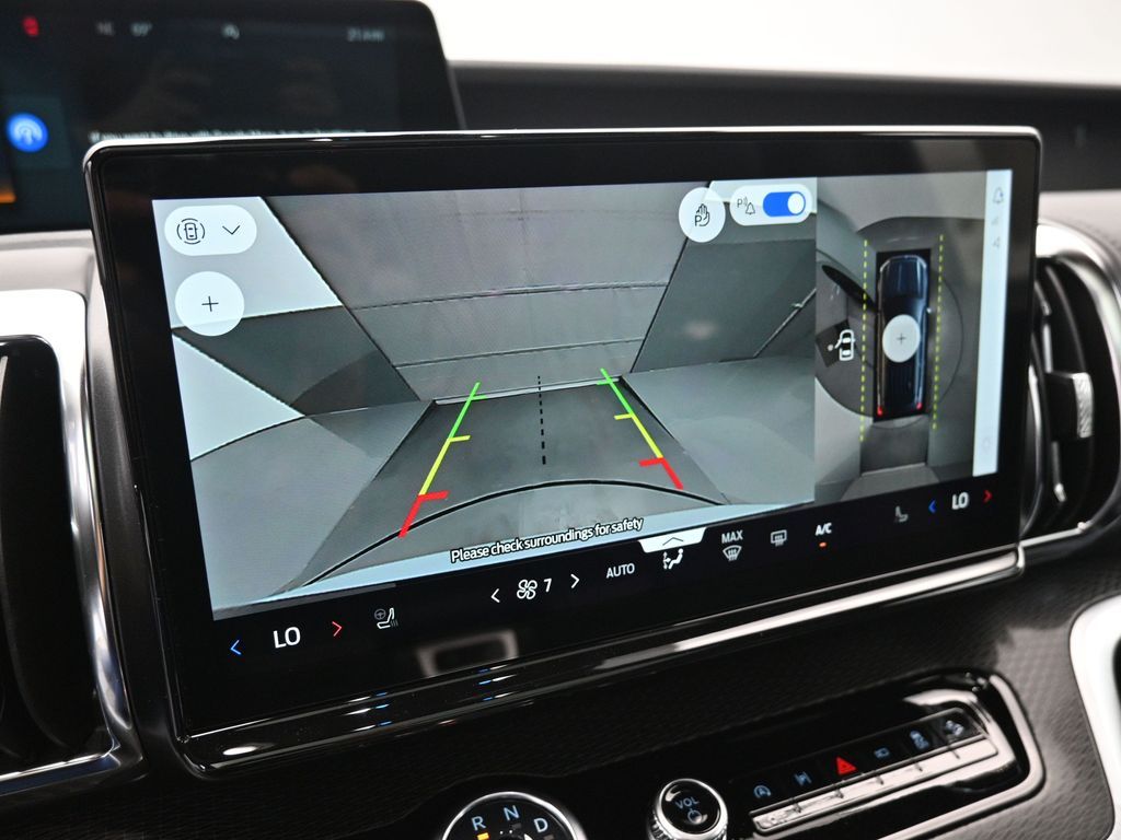 2025 Ford Expedition Platinum Image 44 of 56