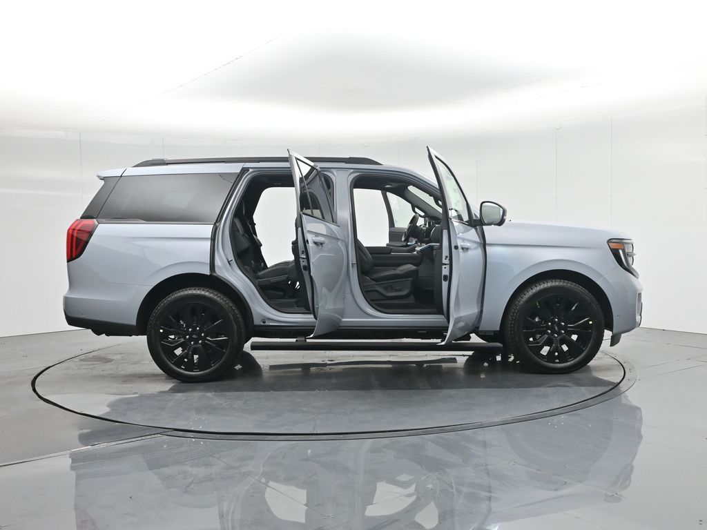 2025 Ford Expedition Platinum Image 17 of 56