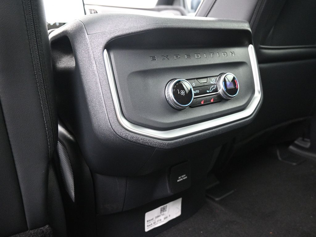 2025 Ford Expedition Platinum Image 49 of 56