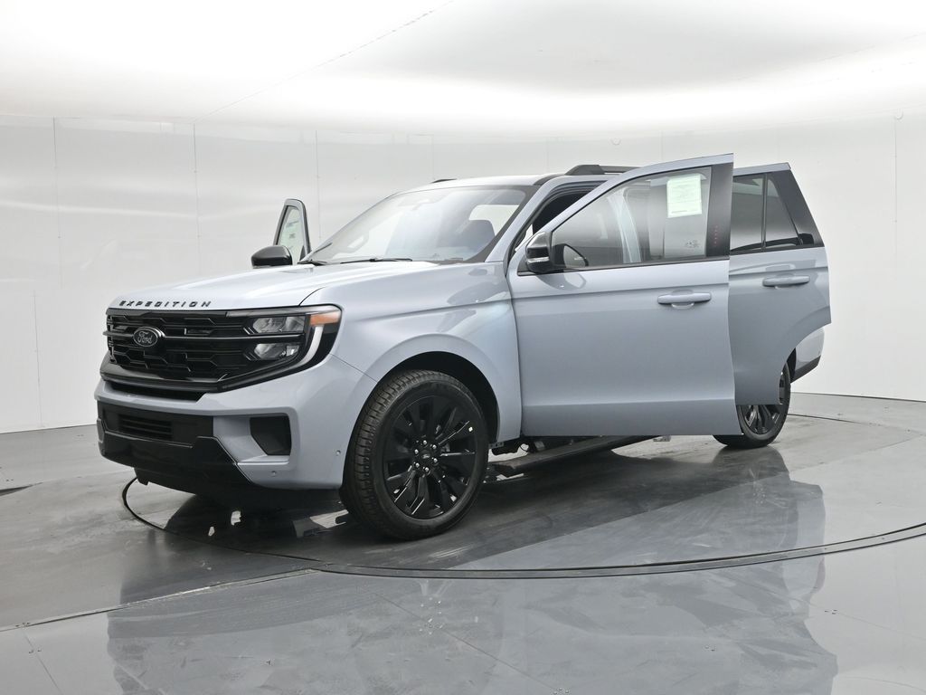 2025 Ford Expedition Platinum Image 3 of 56