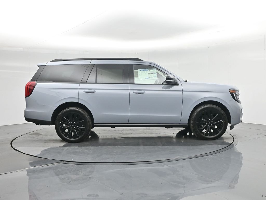 2025 Ford Expedition Platinum Image 16 of 56