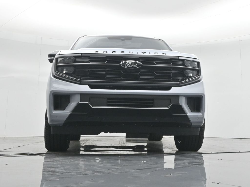 2025 Ford Expedition Platinum Image 9 of 56
