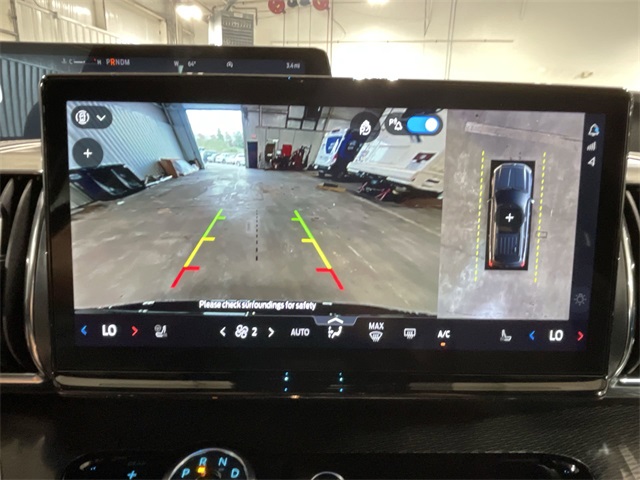 2025 Ford Expedition Platinum Image 28 of 38