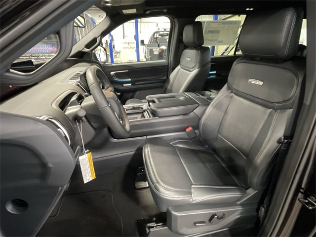 2025 Ford Expedition Platinum Image 21 of 38