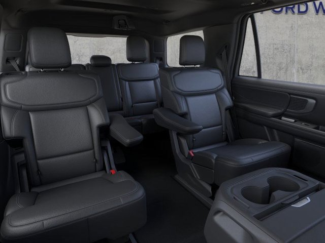 2025 Ford Expedition Platinum Image 11 of 23