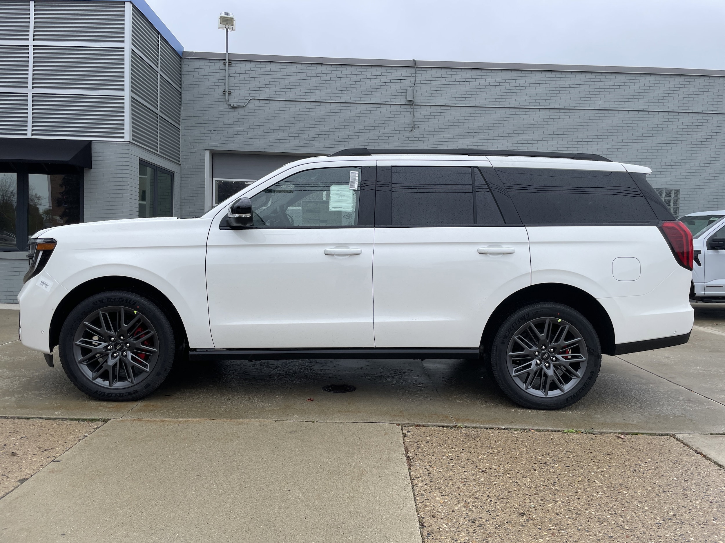 2025 Ford Expedition Platinum Image 7 of 15