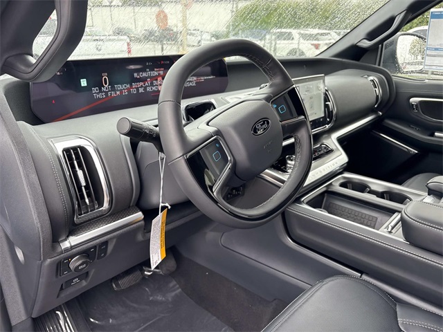 2025 Ford Expedition Platinum Image 13 of 30