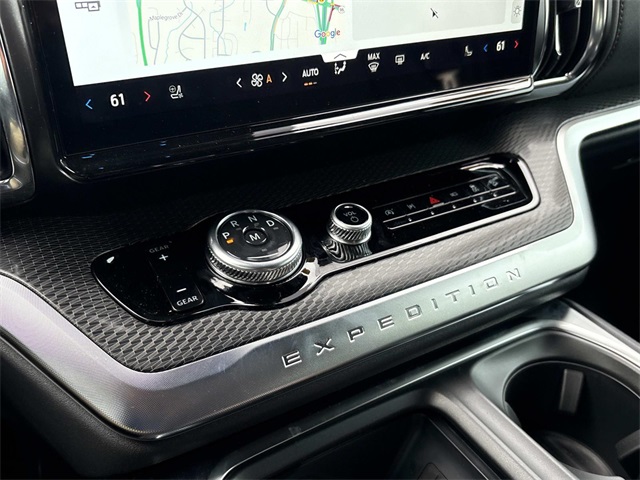 2025 Ford Expedition Platinum Image 30 of 33