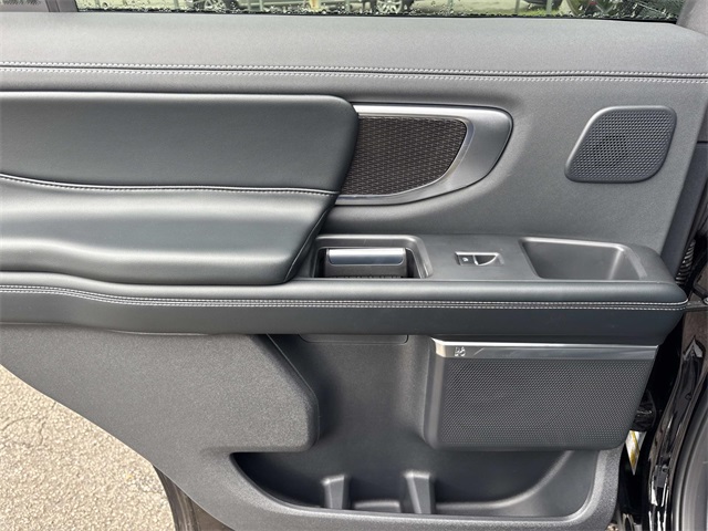 2025 Ford Expedition Platinum Image 23 of 33