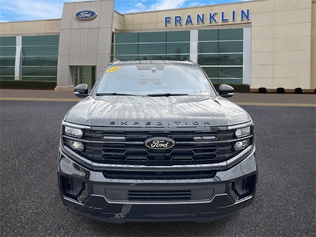 2025 Ford Expedition Platinum Image 2 of 33