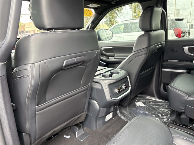 2025 Ford Expedition Platinum Image 14 of 33