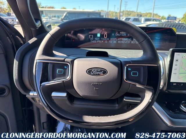 2025 Ford Expedition Platinum Image 18 of 46