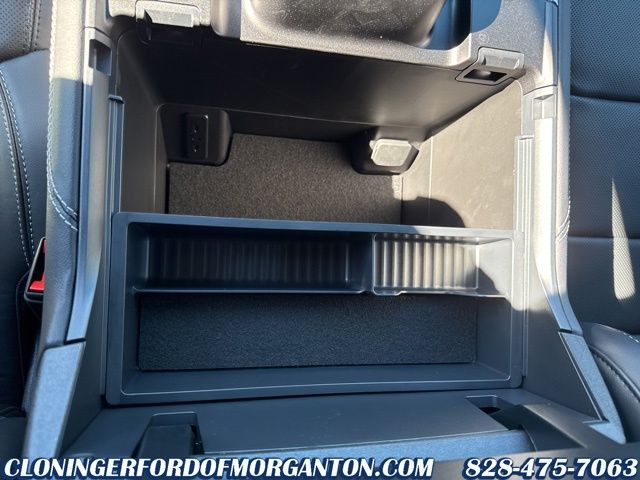 2025 Ford Expedition Platinum Image 25 of 46