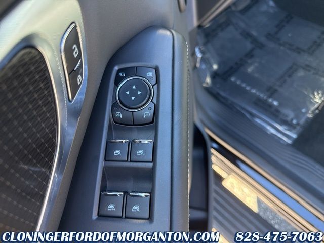 2025 Ford Expedition Platinum Image 31 of 46